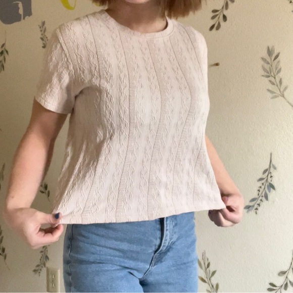 Knitted pattern stretchy tee - Picture 2 of 7